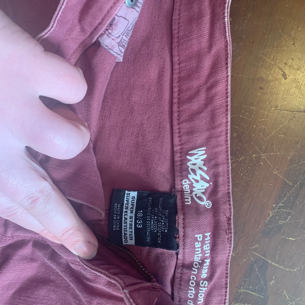 Shorts - Picture 2 of 3